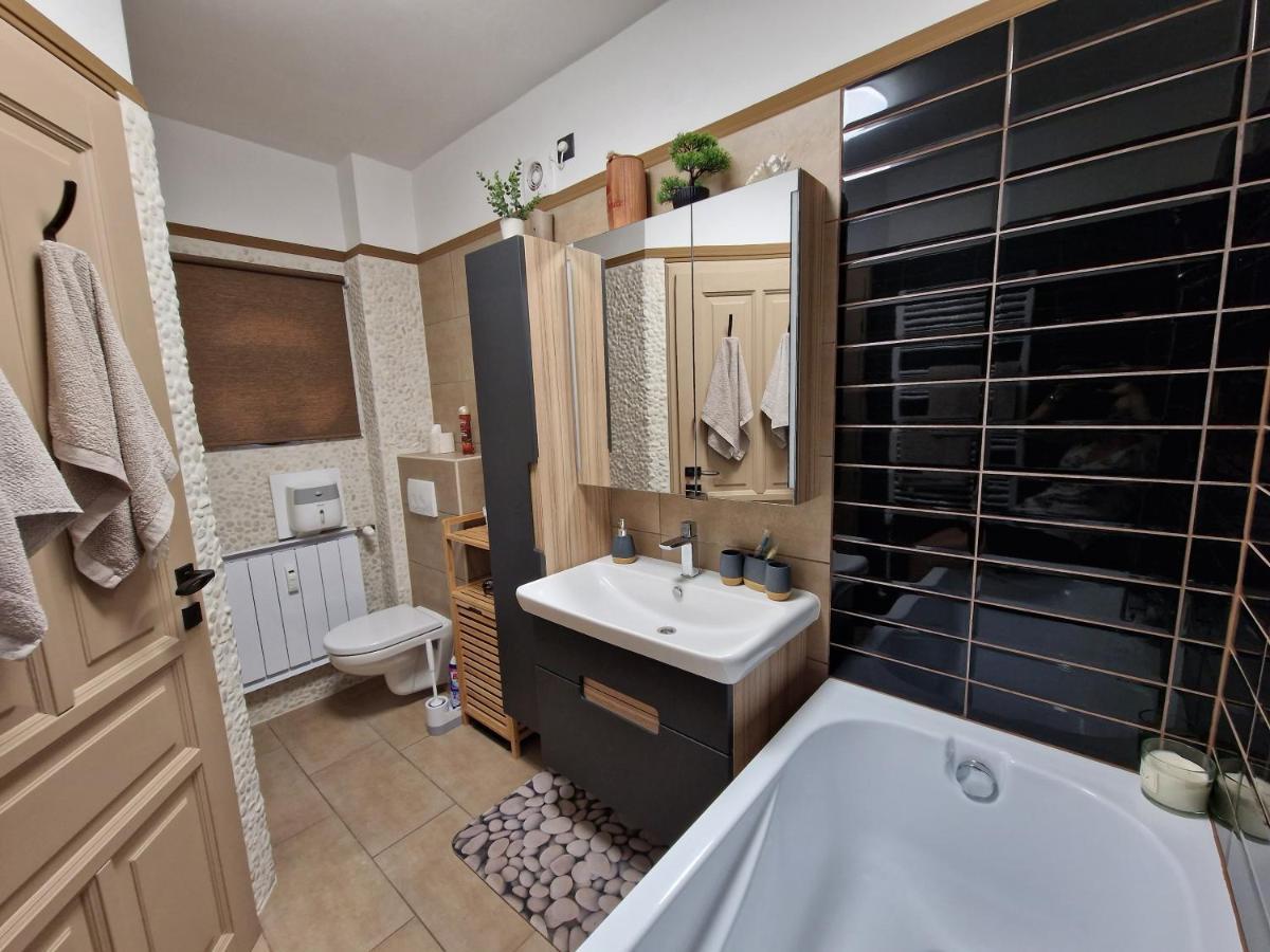 Rozina Apartman Mosonmagyaróvár Exteriör bild