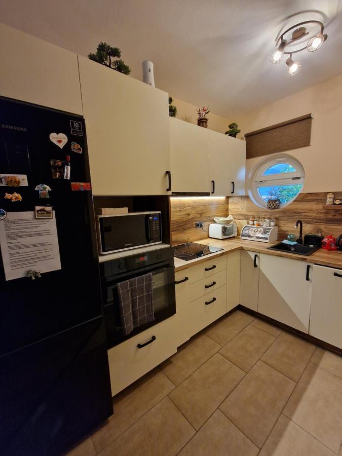 Rozina Apartman Mosonmagyaróvár Exteriör bild