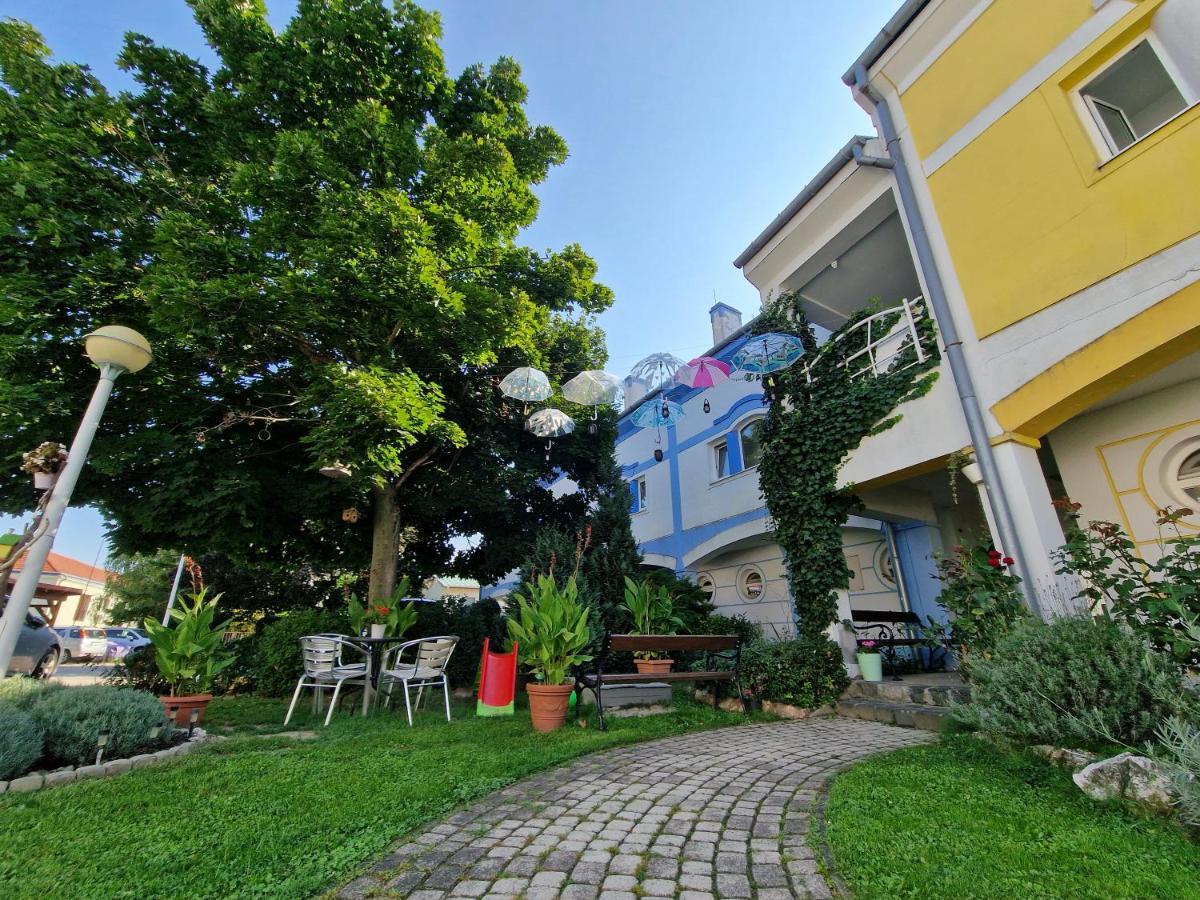 Rozina Apartman Mosonmagyaróvár Exteriör bild